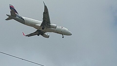 Airbus A320 PR-TYJ vindo de Teresina para Fortaleza