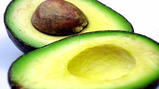 How to cut and peel an avocado in one minute