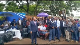 Police minister vows to hunt down Eastern Cape cop killers (LJ2)