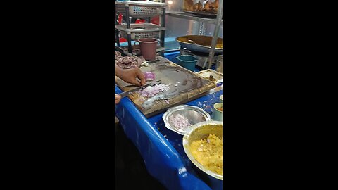 Indian Street foods - Indian Onion cutting skills with chaat