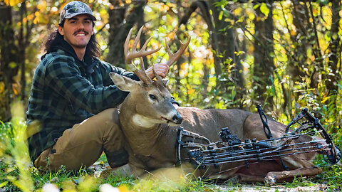 PUBLIC LAND BUCK at 10 YARDS! | Awesome Bowhunt for Deer!