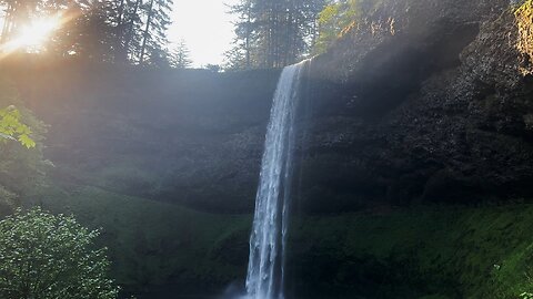 VIBRANT GREEN BASIN of South Waterfall! | Trail of Ten Falls | Silver Falls State Park | Oregon | 4K