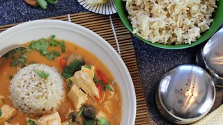 How to make flavorful Thai chicken soup