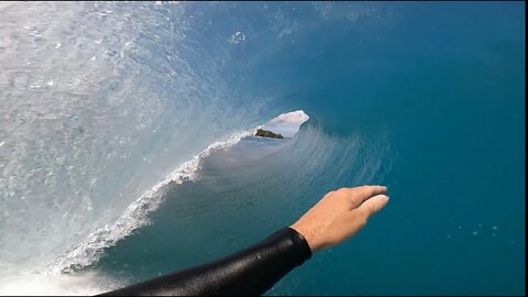 Wtf! the inside of a breaking wave is mind blowing!