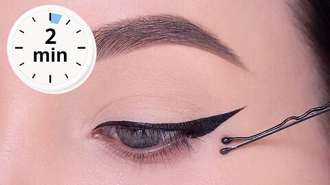 2 MINUTE Eyeliner Tutorial Using A Bobby Pin?!