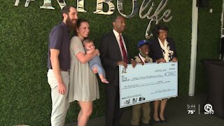 Kids receive Carson Scholars Fund scholarships