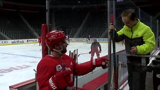 Larkin invites cancer survivor to Red Wings practice.