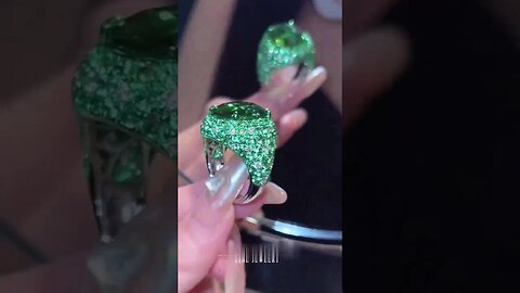 A Stunning Green Tourmaline & Diamond Ring #diamondring#greentourmaline#jewellery #shorts#viralshort