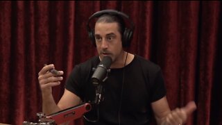 Joe Rogan Interviews Aaron Rodgers About COVID-19 Vaccines (Excerpt)