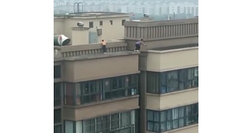 Shocking, children in high rise buildings doing such stupid stunts... Horrible..!