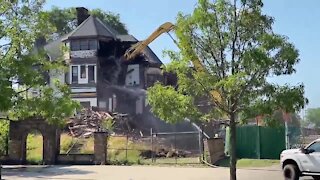Demolition starts on the Allen-Sullivan house in Cleveland