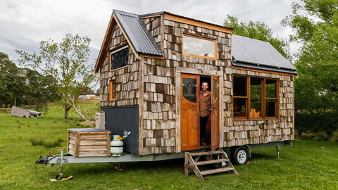 Jesse's Super Affordable Off-Grid Tiny House Built With Old Fence Palings