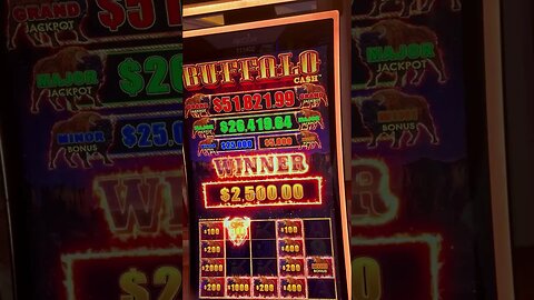 Neighbor TOUCHES My MACHINE And I Won $9,000!! #LasVegas $9900 jackpot