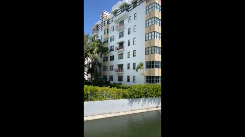 2400 Collins waterway - Driving Miami