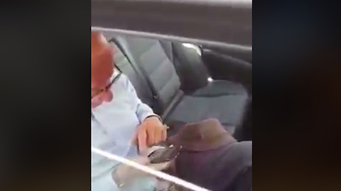 Nederlandse advocaat wordt taxi uit gezet door Marokkaanse taxichauffeur