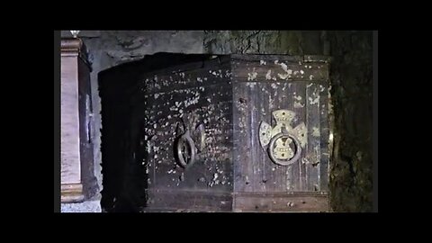 "They Took The Mausoleum Door Off & Let It Rot!" (10Mar2024) Grave Visitations