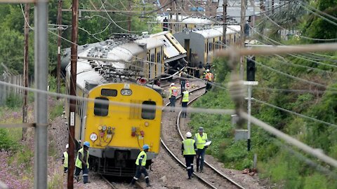 SOUTH AFRICA -Pretoria Train collision video (edited) (6sn)