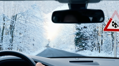 5 Things to Never Leave in Your Car During a Deep Freeze