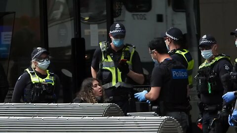 Teenage Girl Detained Bourke Street Mall - 1200hrs AEST 24/09/21 1200hrs AEST (z) 24/09/21 Video 4