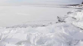 Isen på Lake Superior er levende!