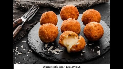 Potato croquettes with cheese