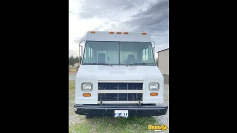 2004 Chevrolet P30 Utilimaster Hair Salon Truck | Mobile Beauty Salon for Sale in Washington