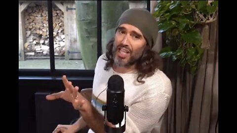 Russell Brand Destorys CNN and Brian Stelter With Hilarious Mocking!