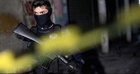 Dozens of bandits seize Brazilian city, loot bank