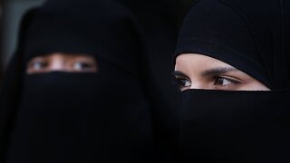 Sri Lanka bans all face coverings after Easter Sunday bombings