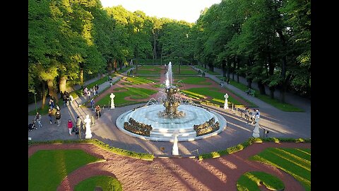 A walk through the Summer Garden in Saint-Petersburg