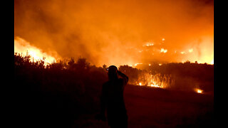 WATCH: ‘It looked like a volcano erupted’ says firefighter battling Helderberg blaze