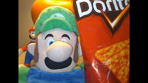 Mario Mukbang: Luigis Nacho Cheese Dorito (Mukbang)