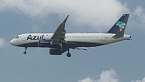 Airbus A320NEO PR-YRH vindo de Belém do Pará para Manaus,A320NEO coming from Belém do Pará to Manaus