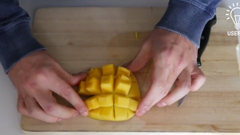 How to easily cut and peel a mango