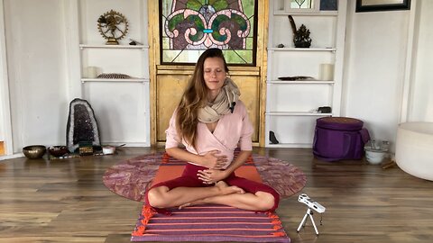 Gentle Meditation For Pregnant Mamas