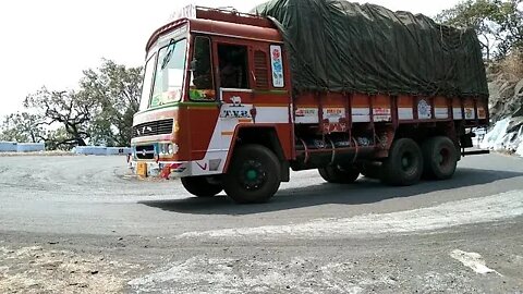 Hills Rider : Heavy Load Ashok Leyland Lorry And Bus Turning Hairpin Bend Dhimbam Hills Road : 92