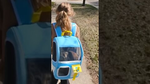 HERES WHAT HAPPENED WHEN WE TRIED CAT BACKPACK 🙀