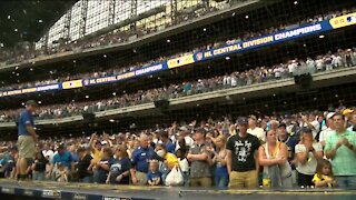 Brewers fans getting excited for Game 1 of playoff series against Braves