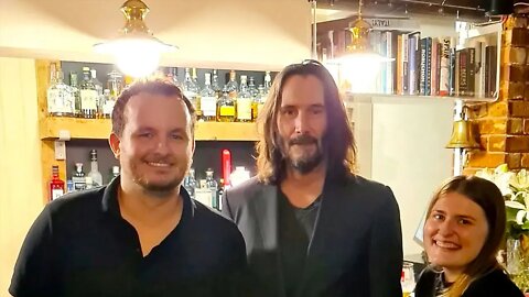 Keanu Reeves crashes couple's wedding in England 'Out of this world'