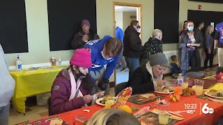 BSU football serves Thanksgiving dinner at Boise Rescue Missions annual feast