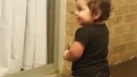 1-year-old dancing to 'All About That Bass'