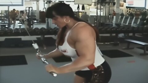 LIVE - Jana linke huge biceps lifting heavy