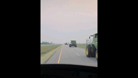 JOHN DEERE S790 Combine Corn Harvester Road Trip