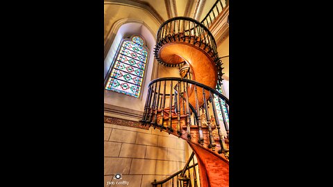 Weird Places You Can Visit: The Loretto Chapel