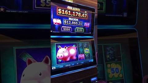 SO MANY PIGGIES! #casinofun #slotmachine #casino #slots #casinogame #bonusfeature #jackpot #slotwin