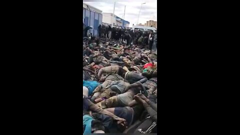 Melilla, barriera che separa la Spagna dall'Africa. A terra almeno 37 corpi