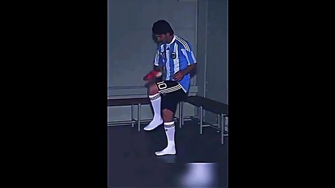Messi juggling his cleat