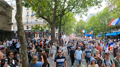 Manifestation pour le FREXIT Place Denfert Rochereau à Paris le 08/07/2023 - Vidéo 9