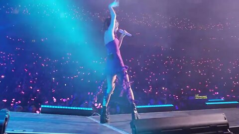 BlackPink in Houston 2nd show song Lier (Camila Cabello Cover) Jisoo solo