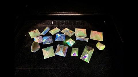 Making Mini Artworks out of Glass